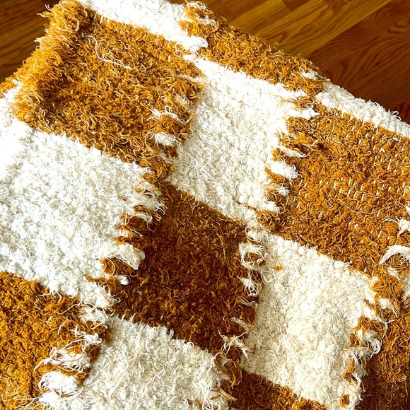 Urban Outfitters Checkerboard Woven Shag Rag Rug 3 x 5 NWT - Picture 10 of 10